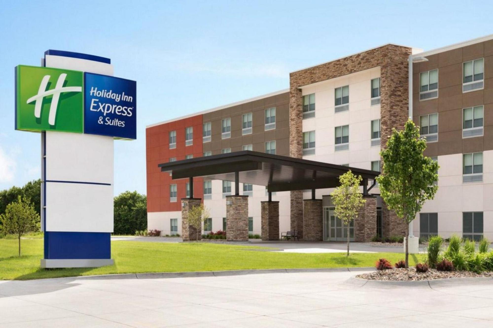 Holiday Inn Express & Suites Pensacola Airport North - I-10 By Ihg Ferry Pass Exterior foto